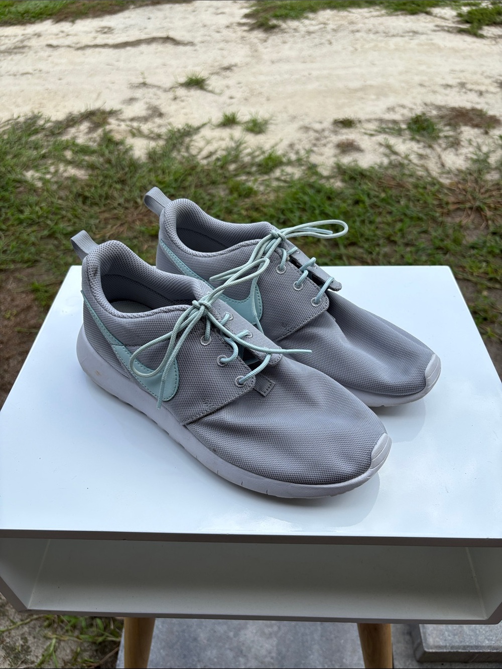 Nike Women’s Sneakers in Light Gray with Mint Accents